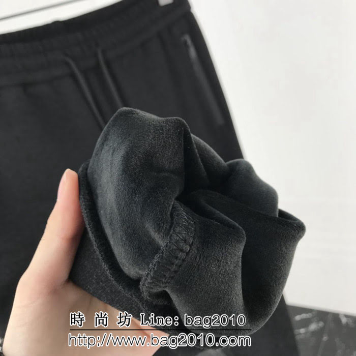 LV路易威登 18ss冬季新款 背後壓膠印花logo 加絨加厚 男款羊毛休閒褲 ydi1996